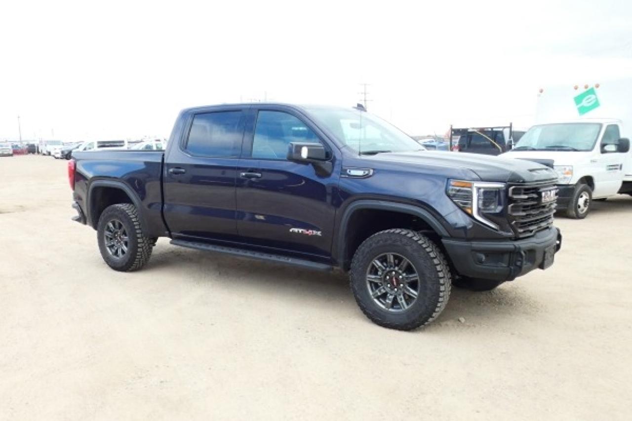 2025 GMC Sierra 1500 AT4X Crew 4WD DURA DSL w/H&C L, S/R, NAV, BUC - Photo #4