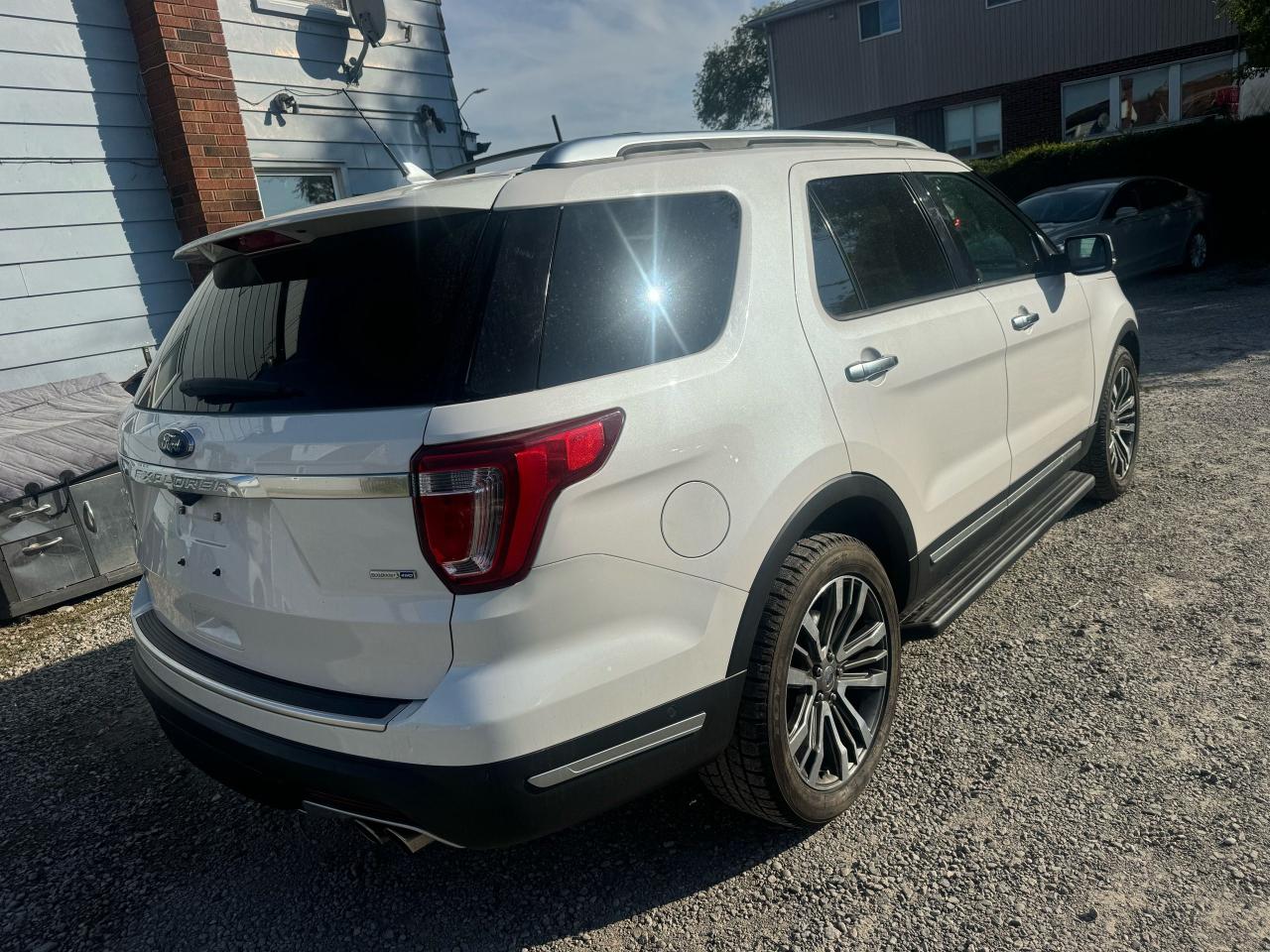 2018 Ford Explorer Platinum - Photo #3