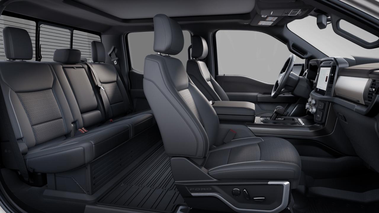 2025 Ford F-150 Lariat 4WD SuperCrew 5.5' Box Photo5