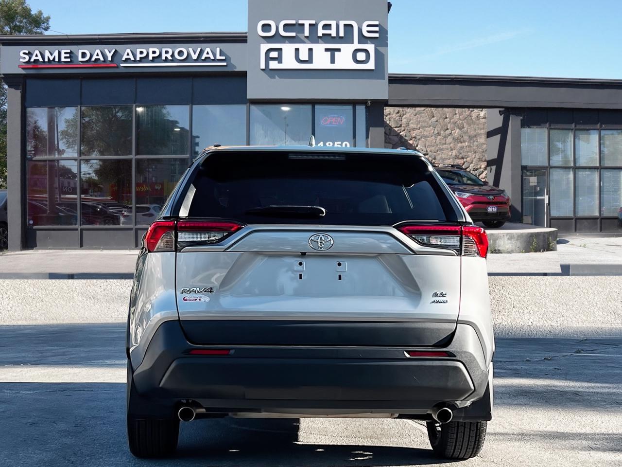 2020 Toyota RAV4 LE AWD Photo4