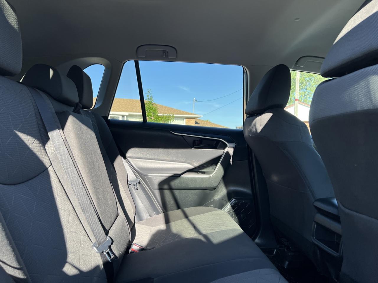 2020 Toyota RAV4 LE AWD - Photo #19