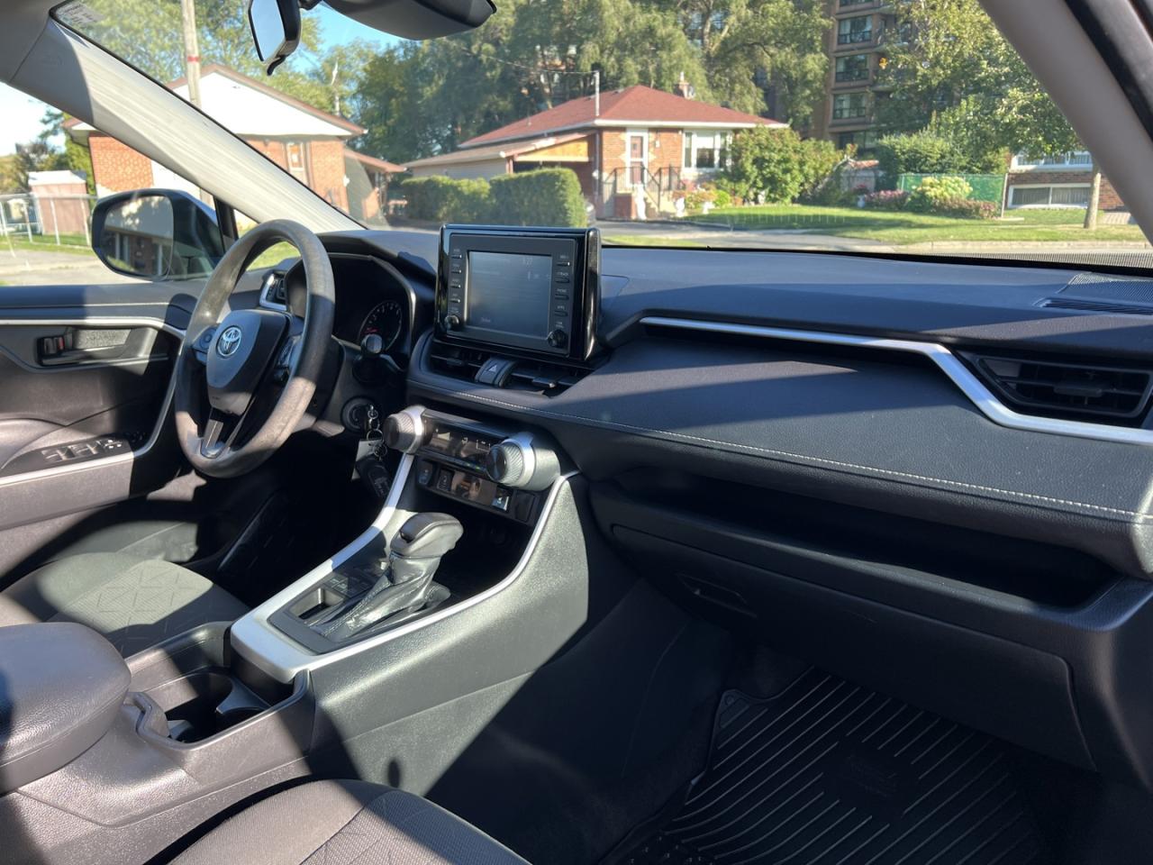 2020 Toyota RAV4 LE AWD - Photo #21