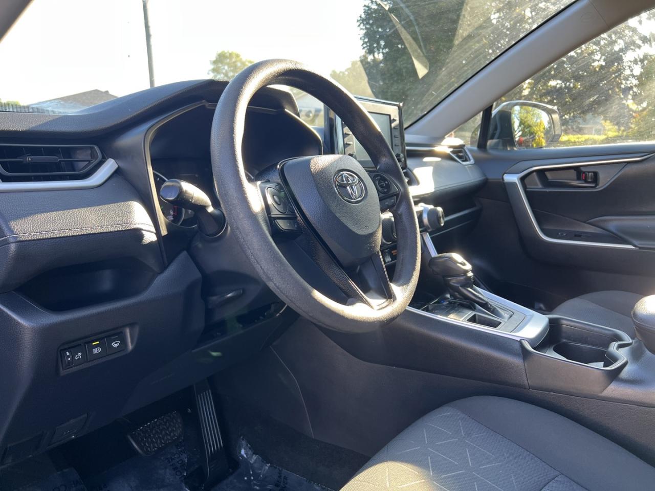 2020 Toyota RAV4 LE AWD - Photo #25