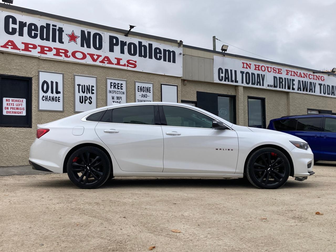 2018 Chevrolet Malibu LT - Photo #2
