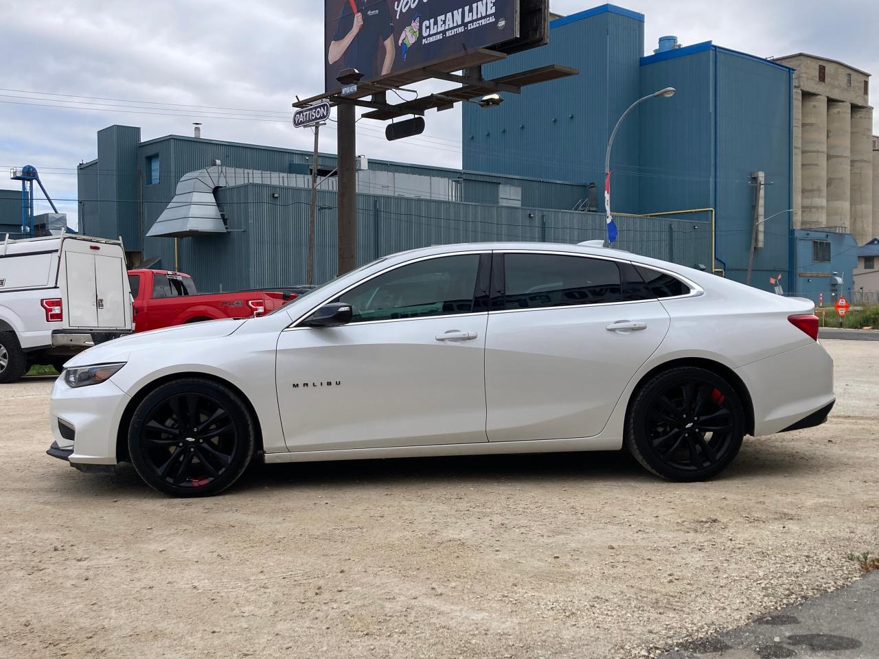2018 Chevrolet Malibu LT - Photo #3