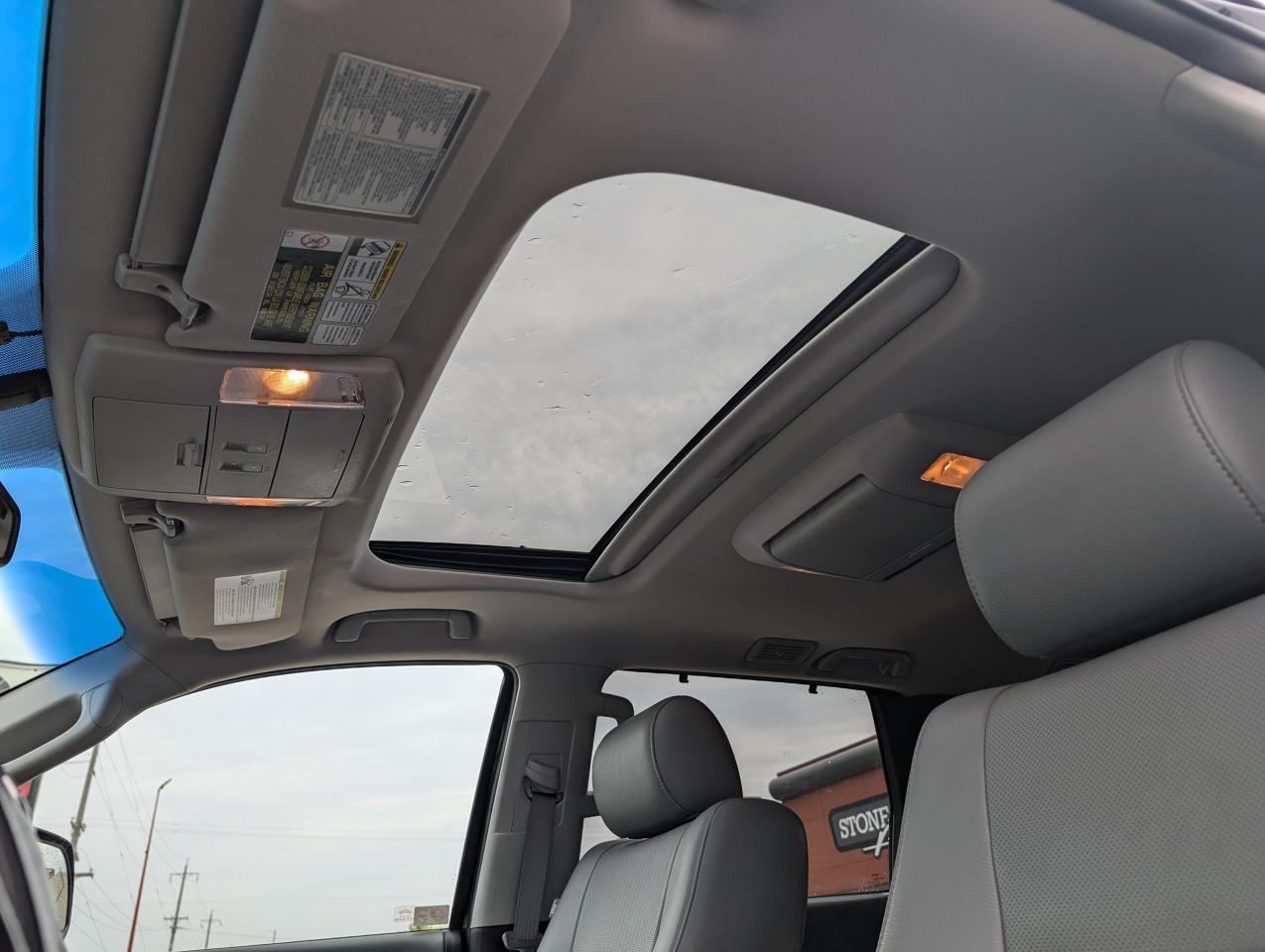 2017 Toyota Sequoia Platinum | COOLED SEATS | LOW KILOMETERS - Photo #15