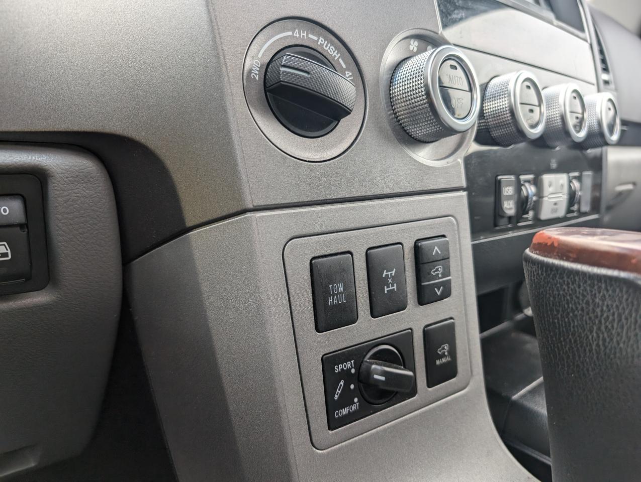 2017 Toyota Sequoia Platinum | COOLED SEATS | LOW KILOMETERS - Photo #22