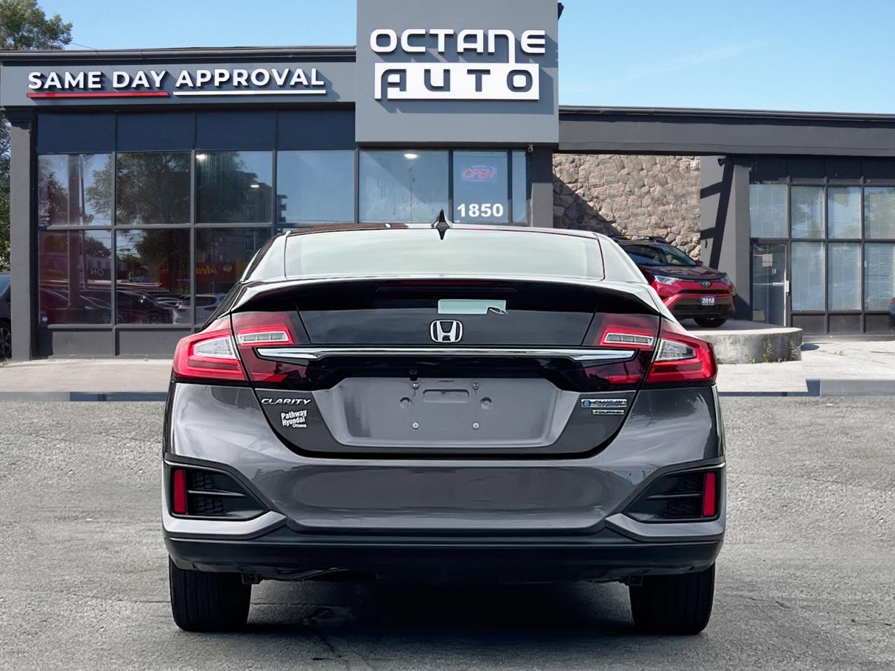 2018 Honda Clarity Touring Plug-In Hybrid - Photo #5