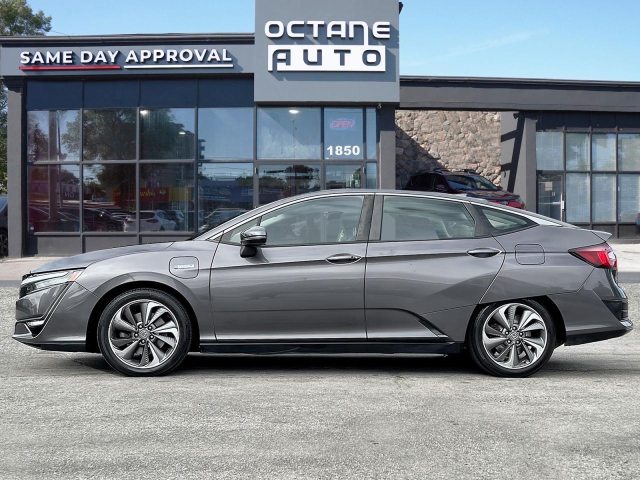 2018 Honda Clarity Touring Plug-In Hybrid - Photo #3