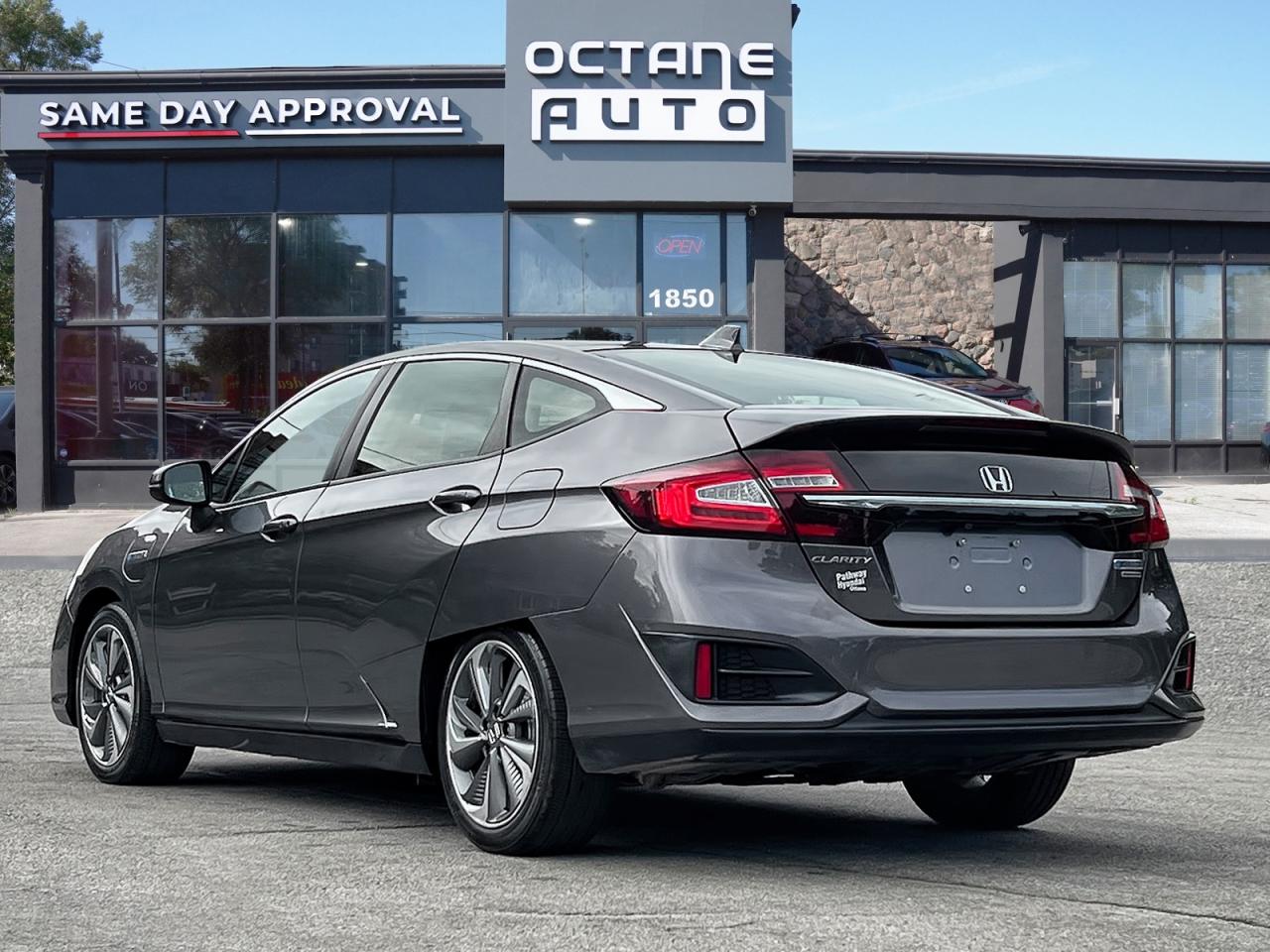 2018 Honda Clarity Touring Plug-In Hybrid - Photo #4