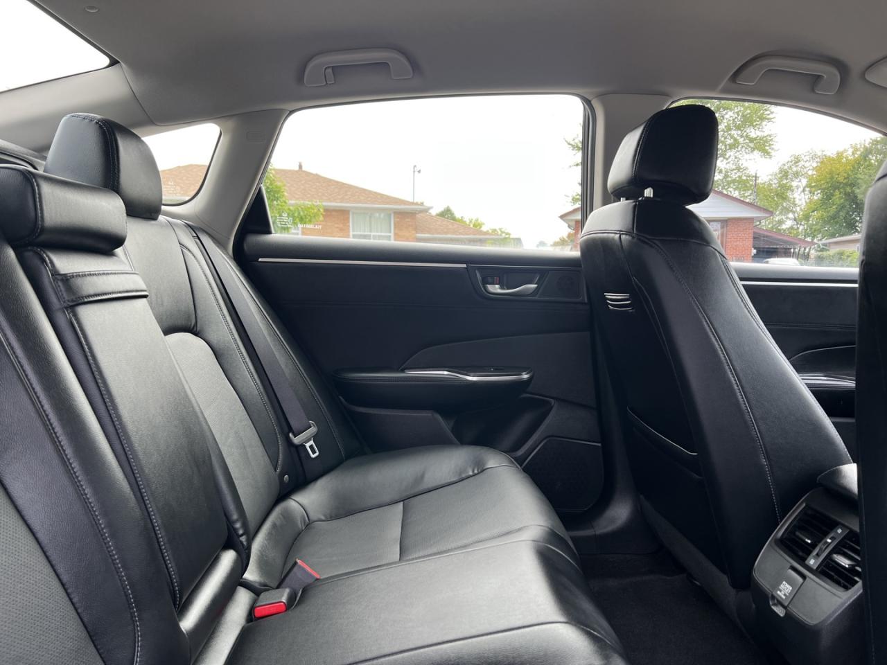 2018 Honda Clarity Touring Plug-In Hybrid - Photo #12