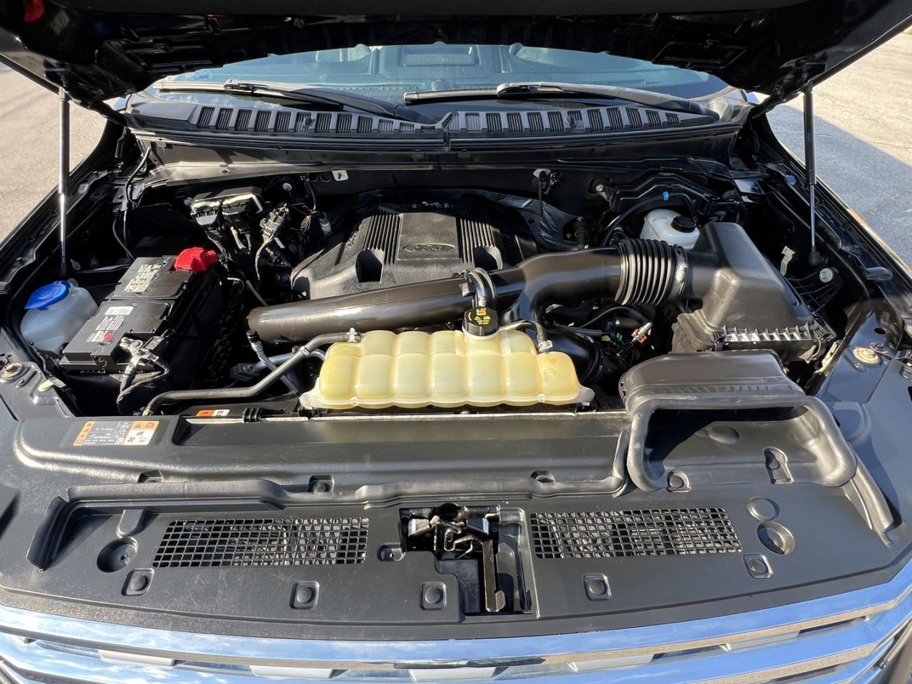 2019 Ford Expedition LIMITED MAX 4X4 Photo