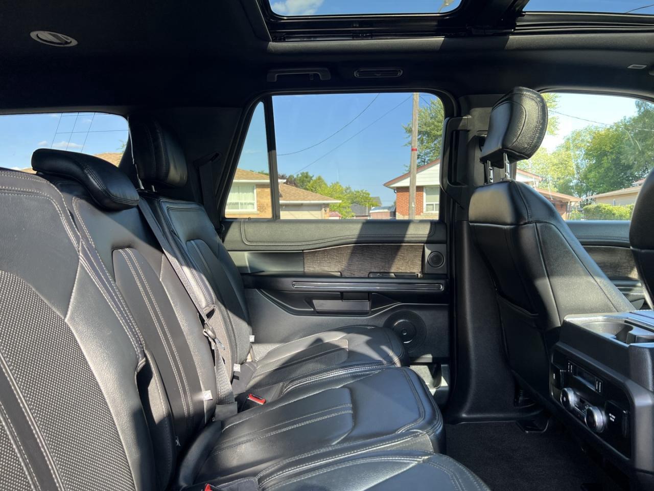 2019 Ford Expedition LIMITED MAX 4X4 Photo