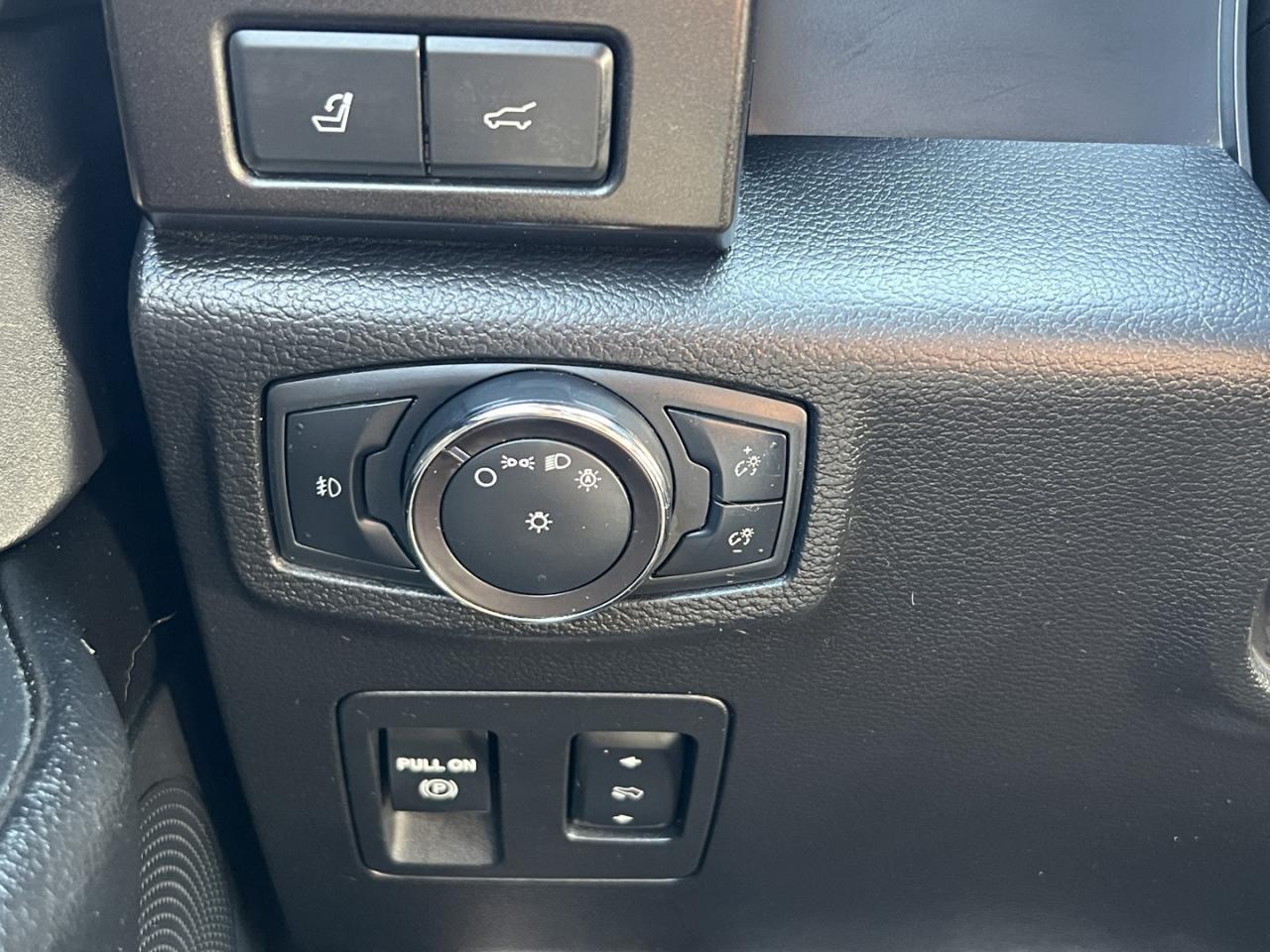2019 Ford Expedition LIMITED MAX 4X4 Photo