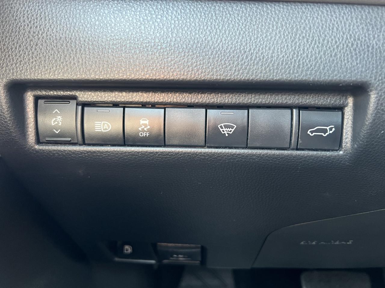 2021 Toyota Venza LE AWD - Photo #17