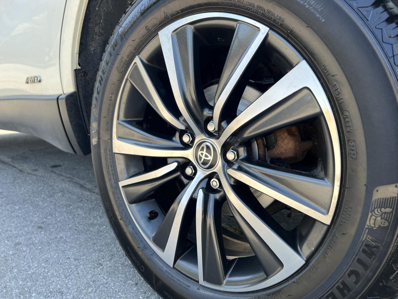 2021 Toyota Venza LE AWD - Photo #18