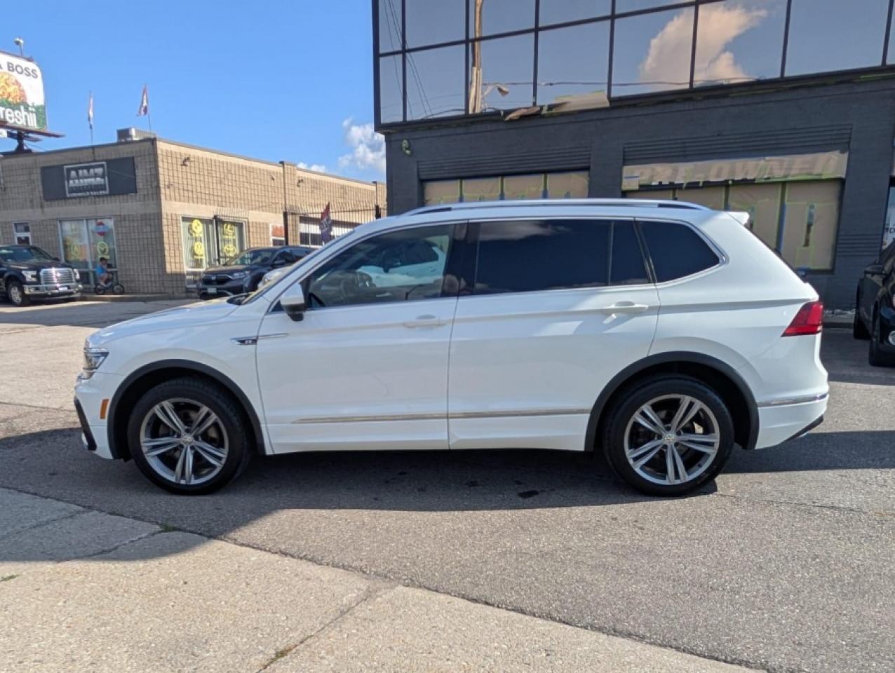 2019 Volkswagen Tiguan HIGHLINE R-LINE / CLEAN CARFAX/ VIRTUAL COCKPIT - Photo #3