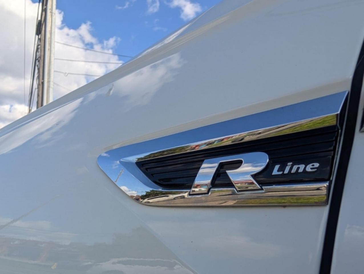 2019 Volkswagen Tiguan HIGHLINE R-LINE / CLEAN CARFAX/ VIRTUAL COCKPIT - Photo #18