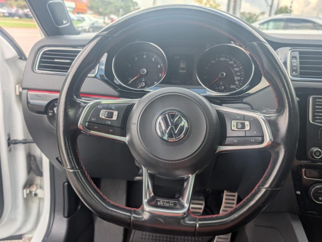2017 Volkswagen Jetta GLI 2.0T GLI AUTOBAHN / NAVI / ROOF - Photo #11