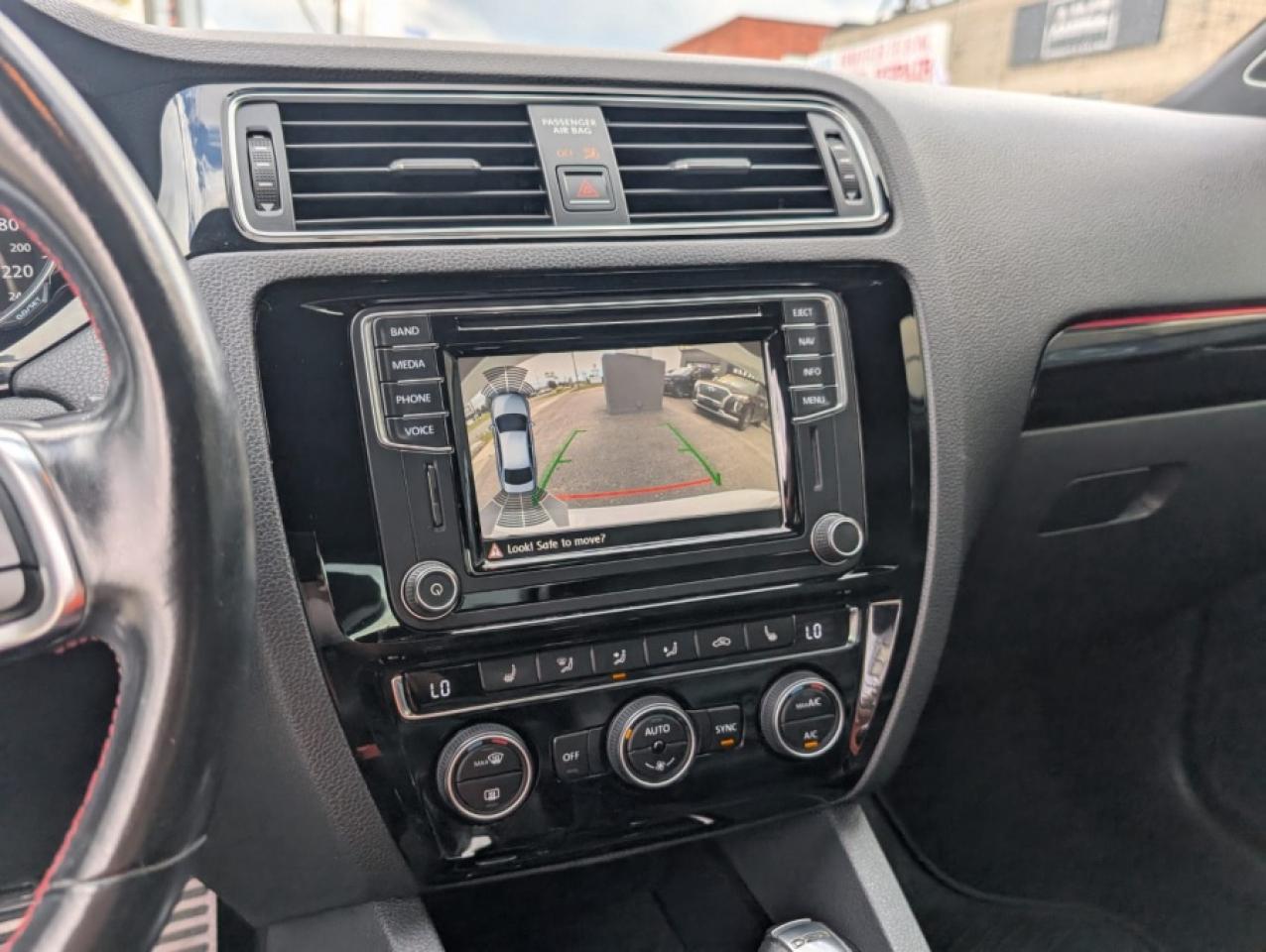 2017 Volkswagen Jetta GLI 2.0T GLI AUTOBAHN / NAVI / ROOF - Photo #17