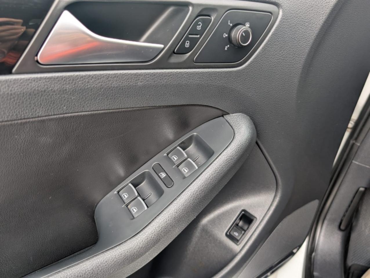 2017 Volkswagen Jetta GLI 2.0T GLI AUTOBAHN / NAVI / ROOF - Photo #24