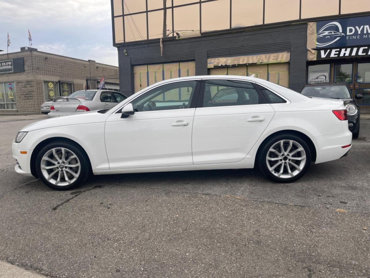 2017 Audi A4 2.0T QUATTRO PROGRESSIV / NAVI / ROOF - Photo #6