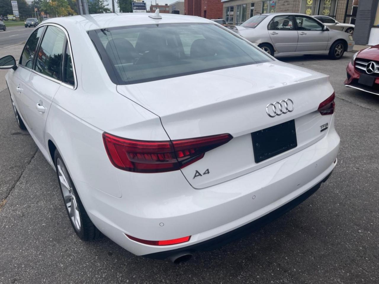 2017 Audi A4 2.0T QUATTRO PROGRESSIV / NAVI / ROOF - Photo #11