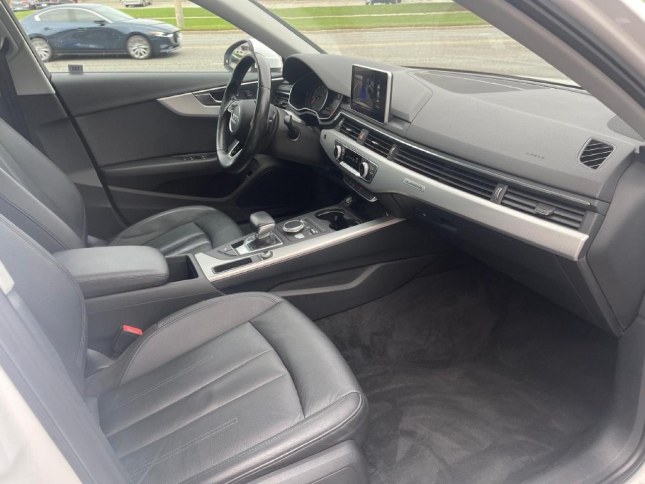 2017 Audi A4 2.0T QUATTRO PROGRESSIV / NAVI / ROOF - Photo #24