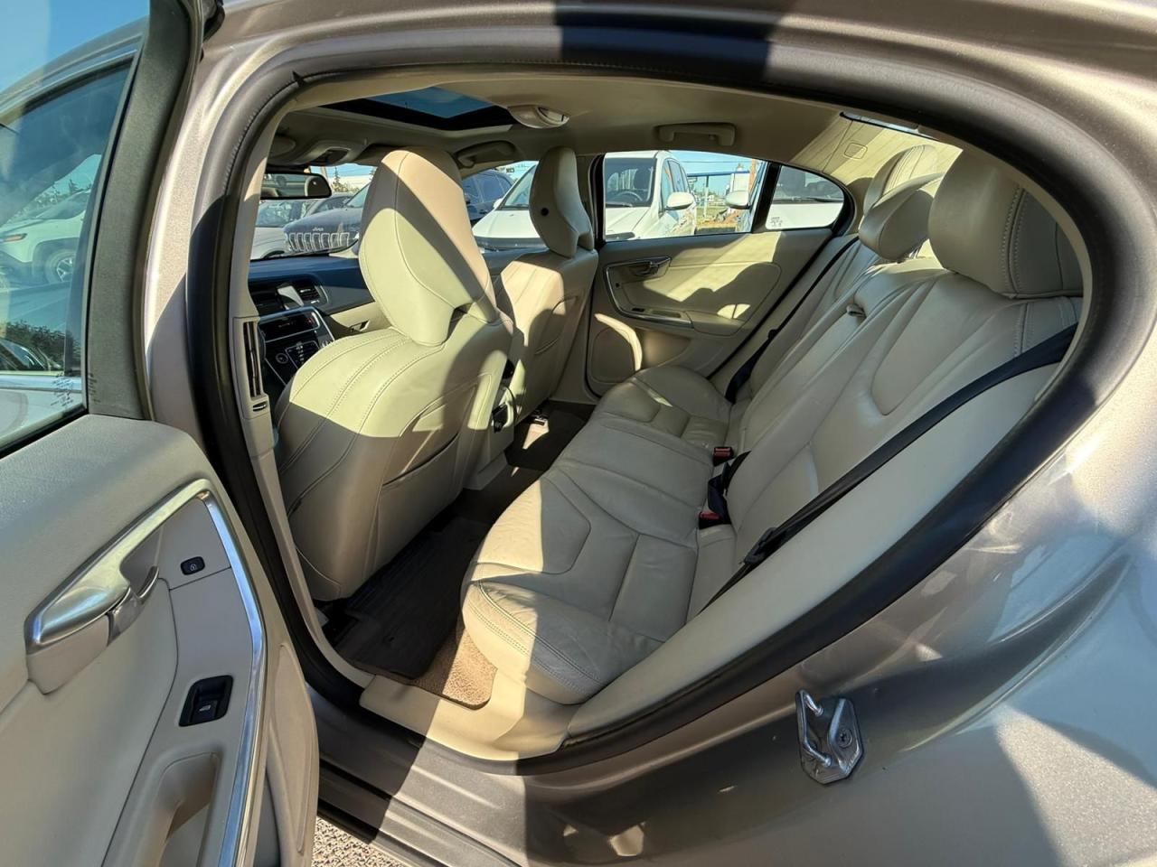 2014 Volvo S60 T6 AWD | ALL CREDIT ACCEPTED!! - Photo #15
