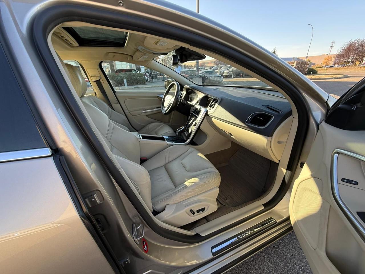 2014 Volvo S60 T6 AWD | ALL CREDIT ACCEPTED!! - Photo #16