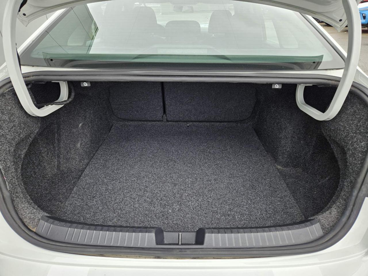 2020 Volkswagen Jetta Comfortline One Owner | 16" Wheels Photo