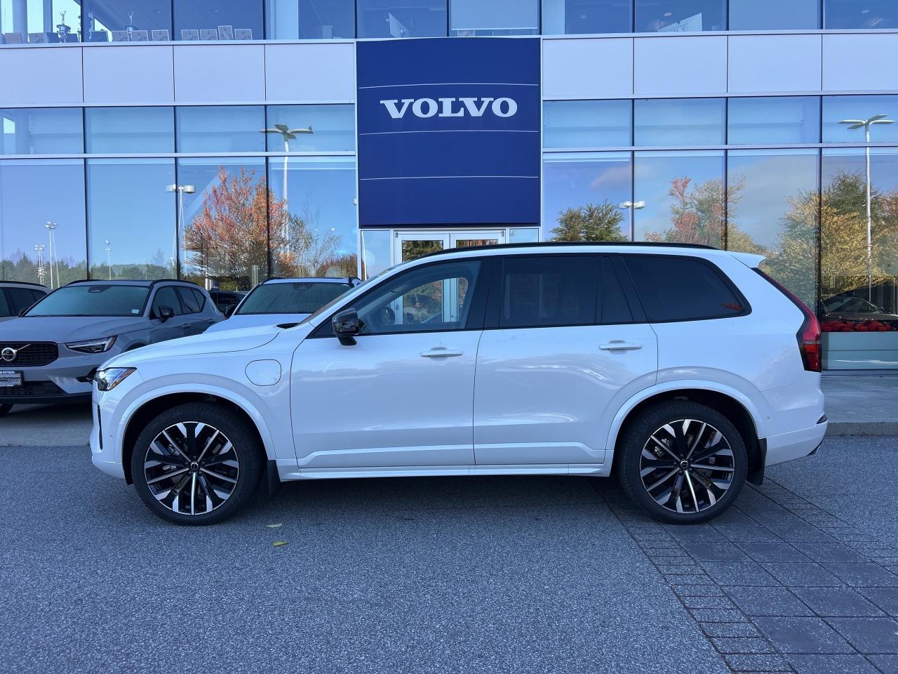 New 2026 Volvo XC90 Plug-In Hybrid T8 AWD Ultra Dark Theme 7-Seater for sale in Surrey, BC