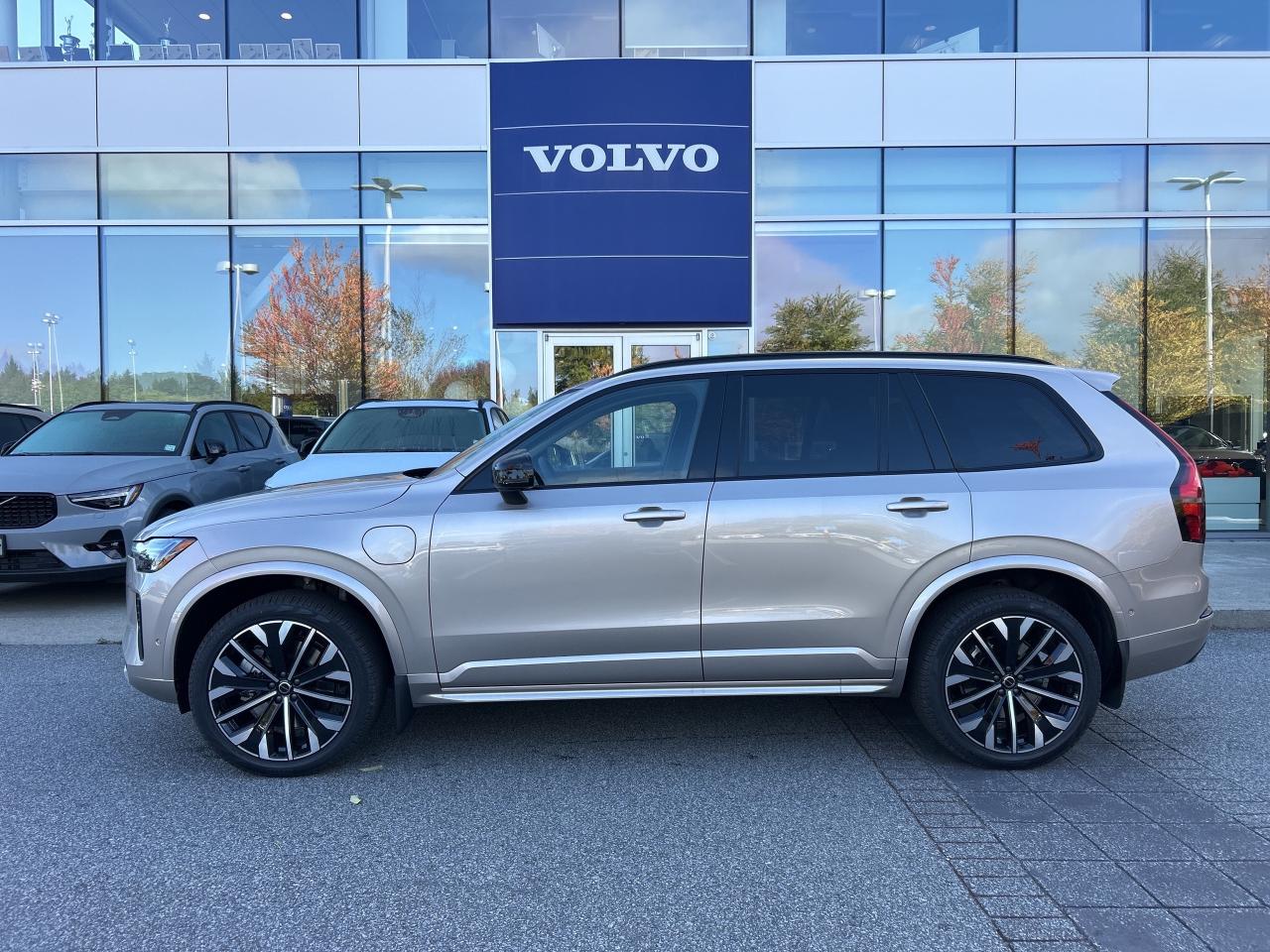 New 2026 Volvo XC90 Plug-In Hybrid T8 AWD Plus Dark Theme 7-Seater for sale in Surrey, BC