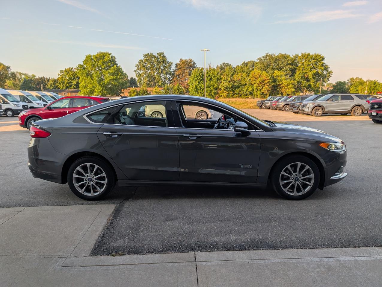 2018 Ford Fusion ENERGI SE Photo2