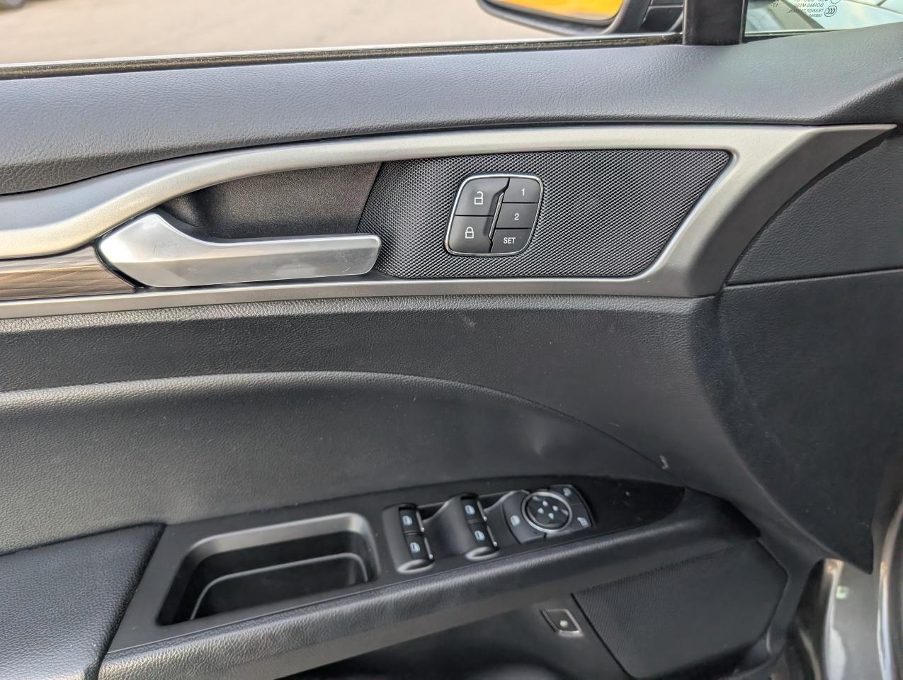 2018 Ford Fusion ENERGI SE Photo