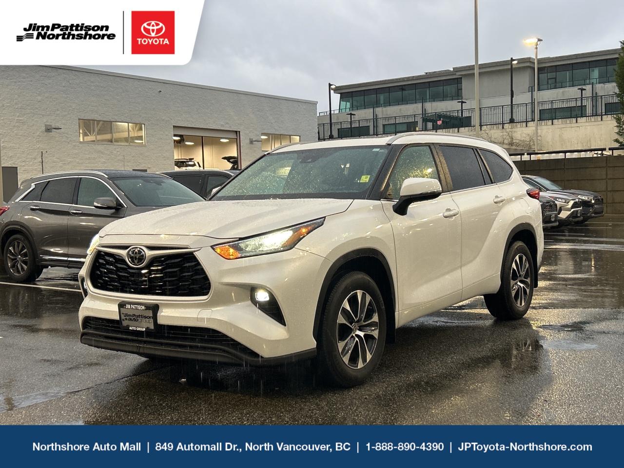 Used 2024 Toyota Highlander XLE AWD for sale in North Vancouver, BC