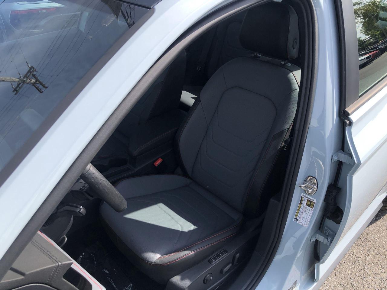 2025 Volkswagen Jetta GLI Autobahn LIKE NEW!!  ONLY 1,645KMS, BLACK PKG, LEA Photo