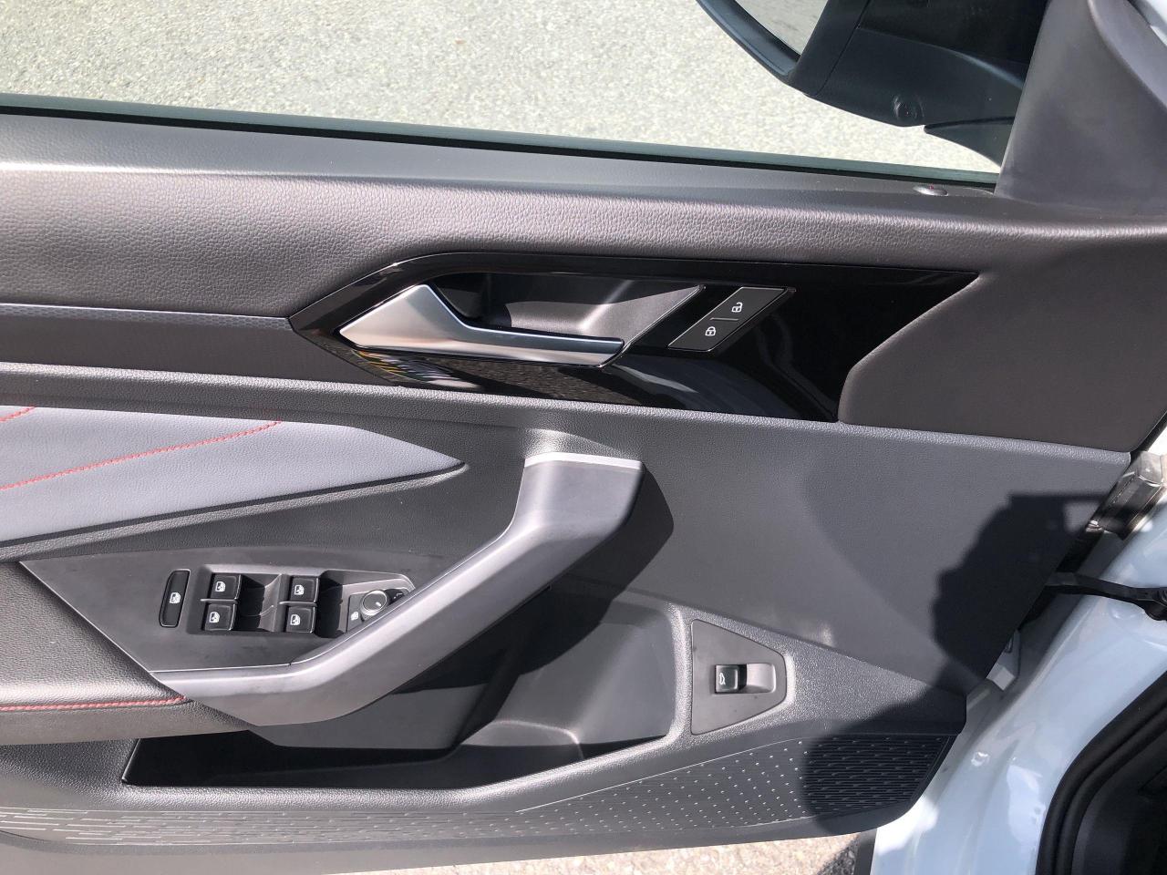 2025 Volkswagen Jetta GLI Autobahn LIKE NEW!!  ONLY 1,645KMS, BLACK PKG, LEA Photo