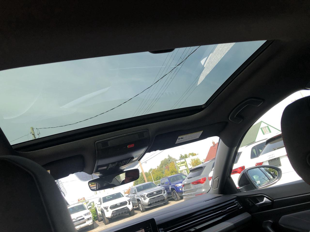 2025 Volkswagen Jetta GLI Autobahn LIKE NEW!!  ONLY 1,645KMS, BLACK PKG, LEA Photo