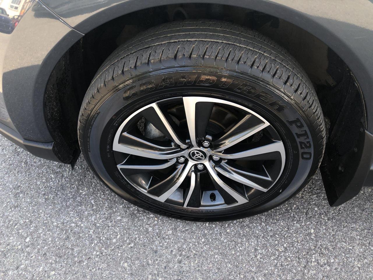 2024 Toyota Venza LE HYBRID, AWD, HTD. SEATS, BLIS, ALLOYS Photo