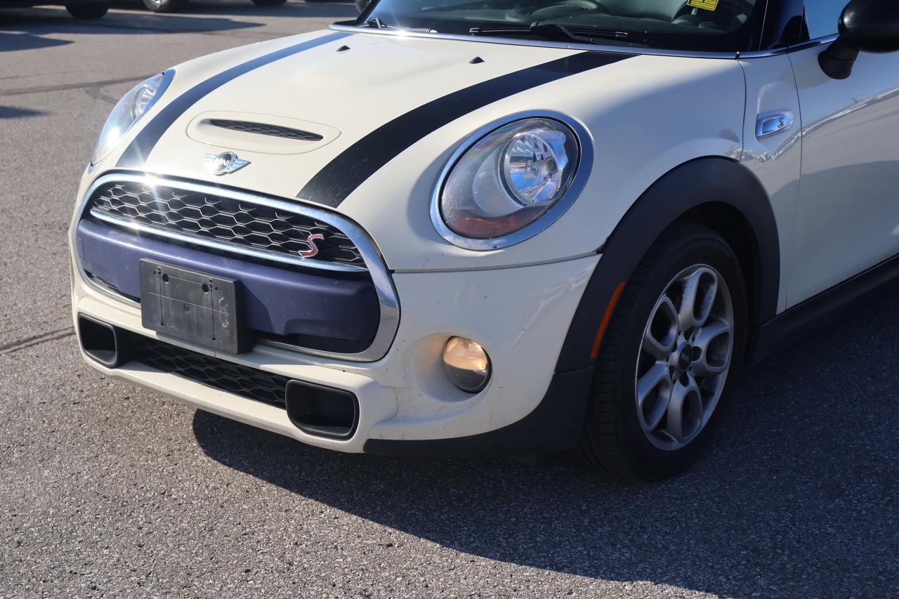 2015 MINI Cooper Hardtop S | MP3 Capability | Photo4