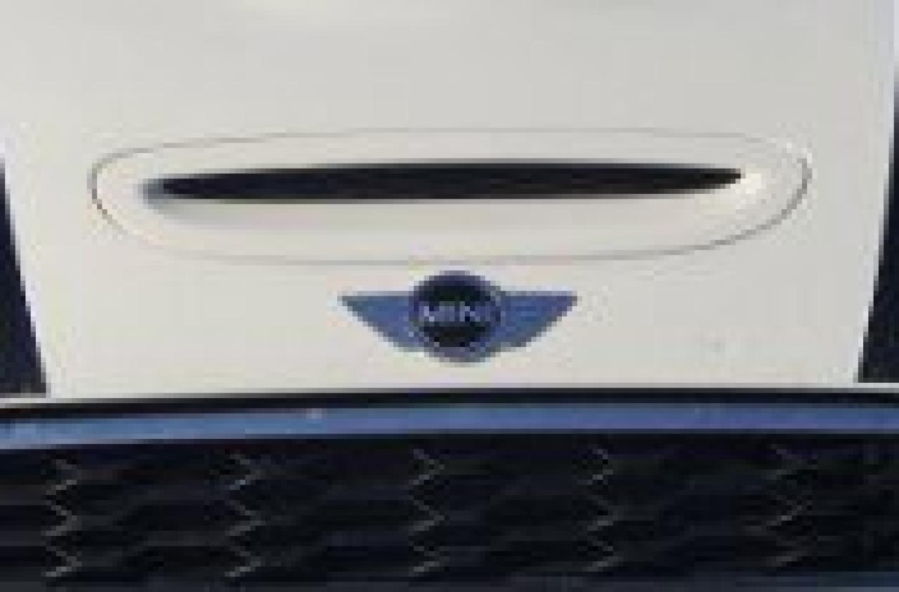 2015 MINI Cooper Hardtop S | | MP3 Capability | Photo