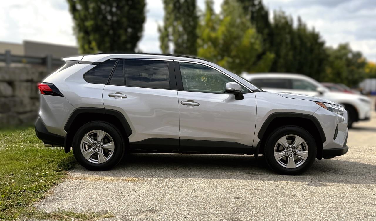 2024 Toyota RAV4 XLE AWD | SUNROOF | HEATED SEATS | BLUETOOTH | Photo