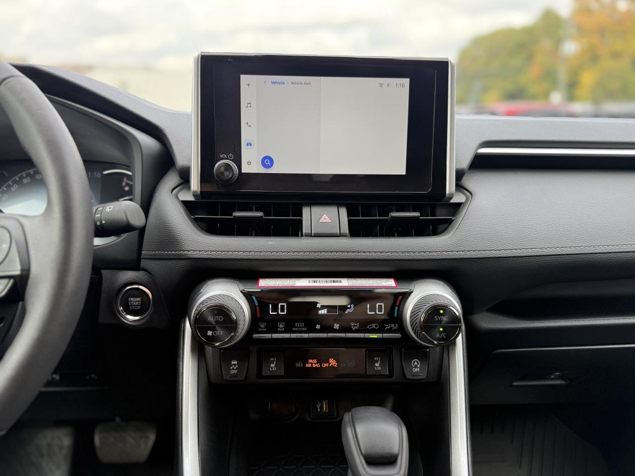 2024 Toyota RAV4 XLE AWD | SUNROOF | HEATED SEATS | BLUETOOTH | Photo