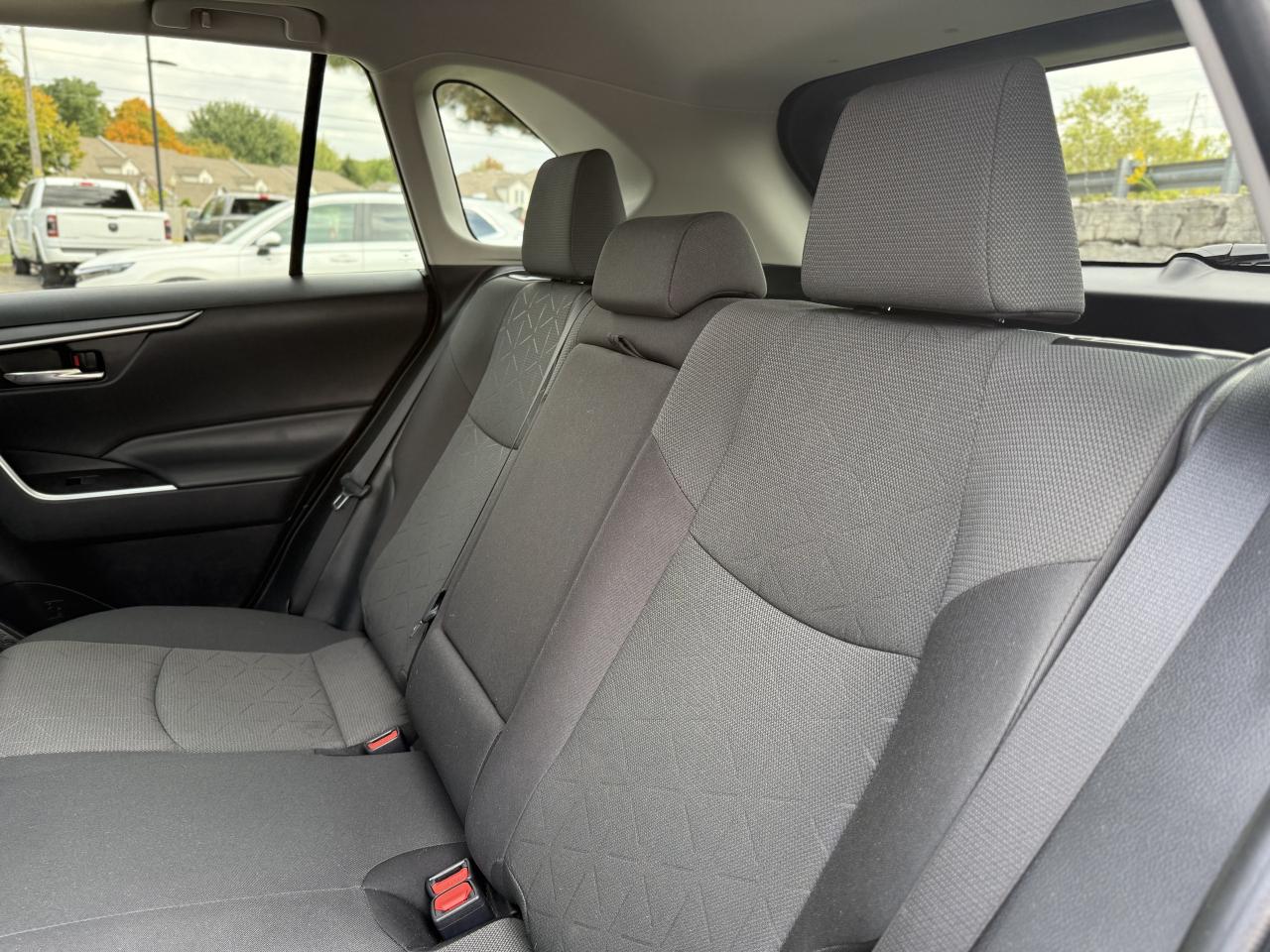 2024 Toyota RAV4 XLE AWD | SUNROOF | HEATED SEATS | BLUETOOTH | Photo