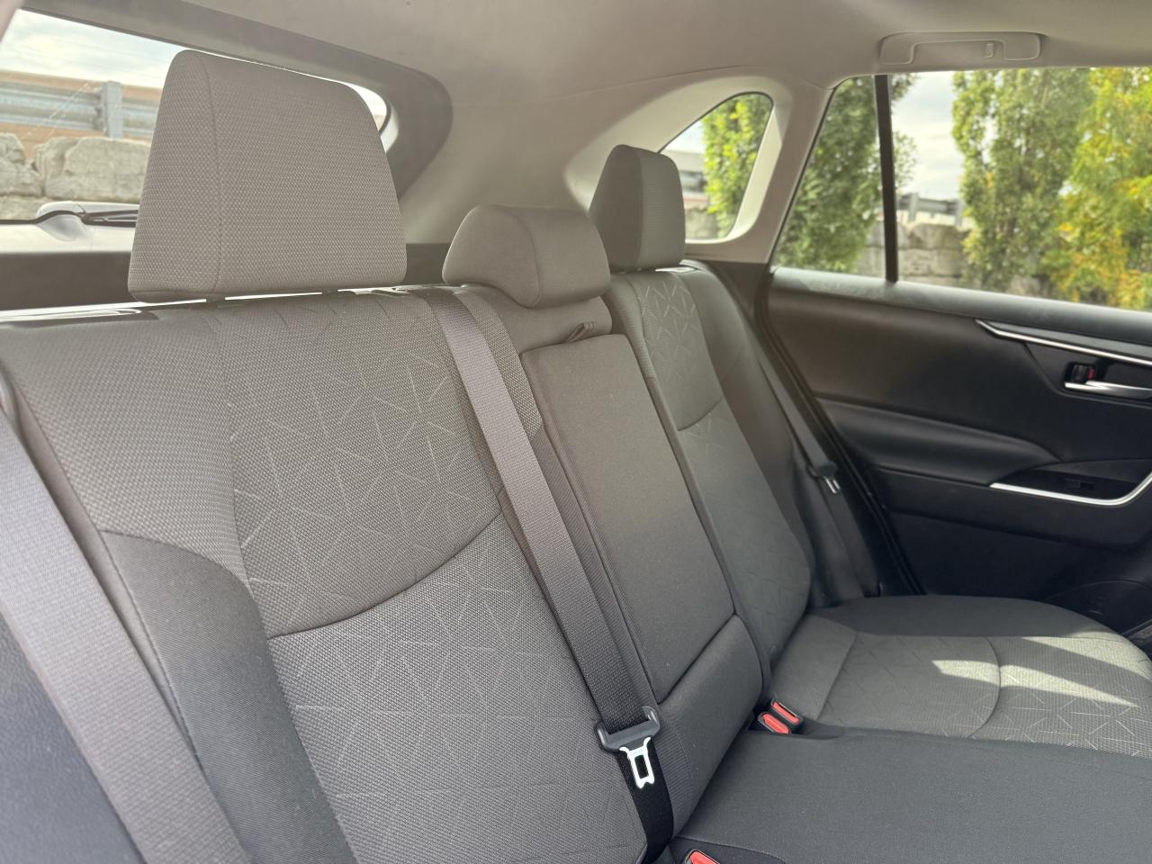 2024 Toyota RAV4 XLE AWD | SUNROOF | HEATED SEATS | BLUETOOTH | Photo