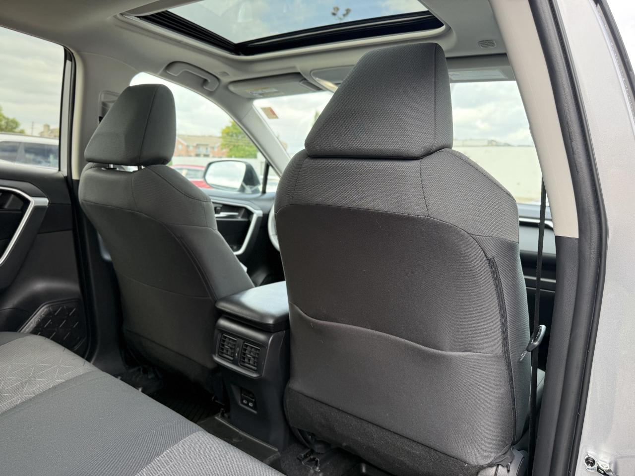 2024 Toyota RAV4 XLE AWD | SUNROOF | HEATED SEATS | BLUETOOTH | Photo