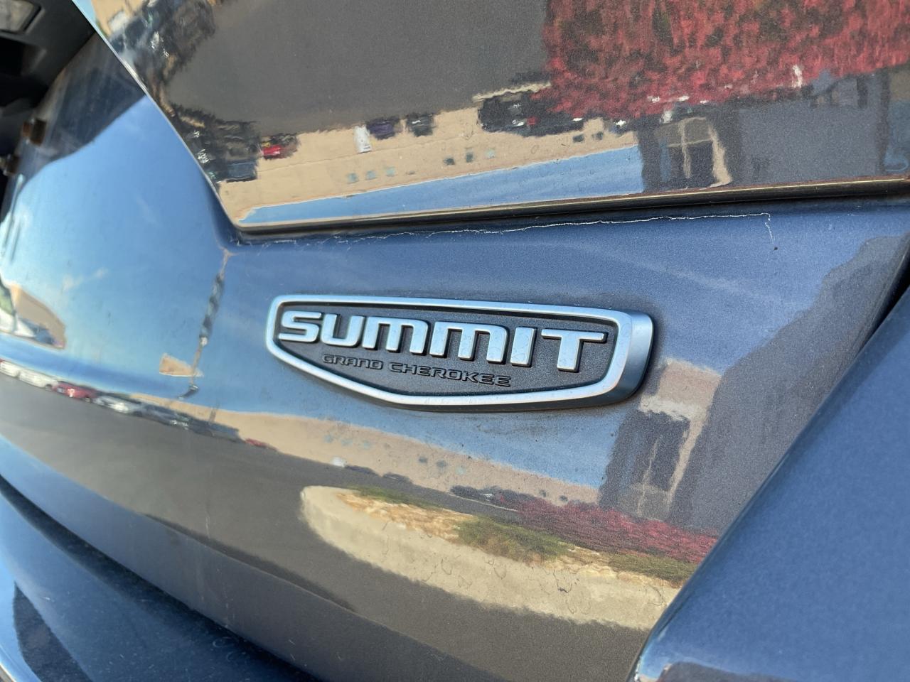 2023 Jeep Grand Cherokee HTD COOLED SEATS / NAV / SUNROOF / LEATHER Photo