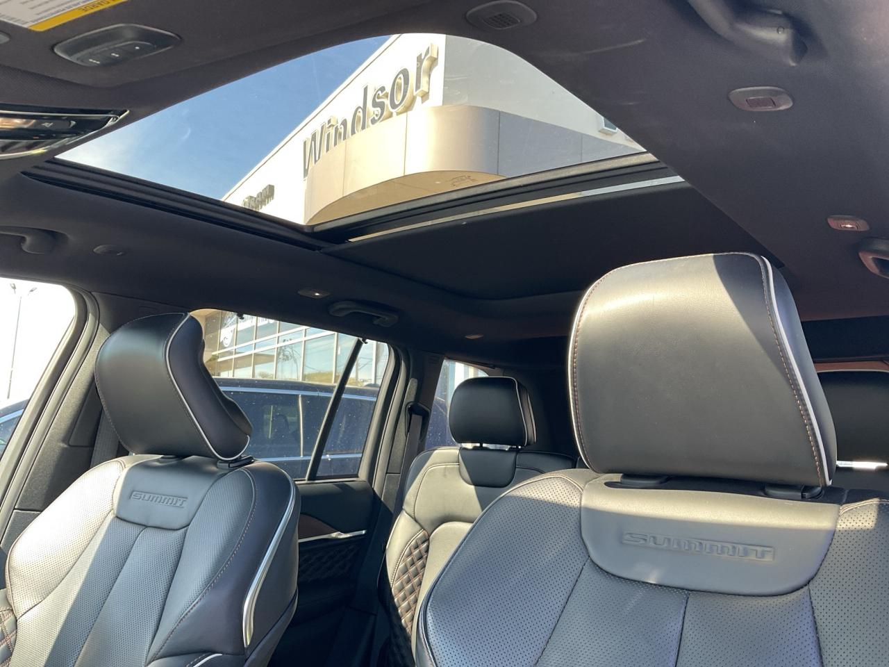 2023 Jeep Grand Cherokee HTD COOLED SEATS / NAV / SUNROOF / LEATHER Photo