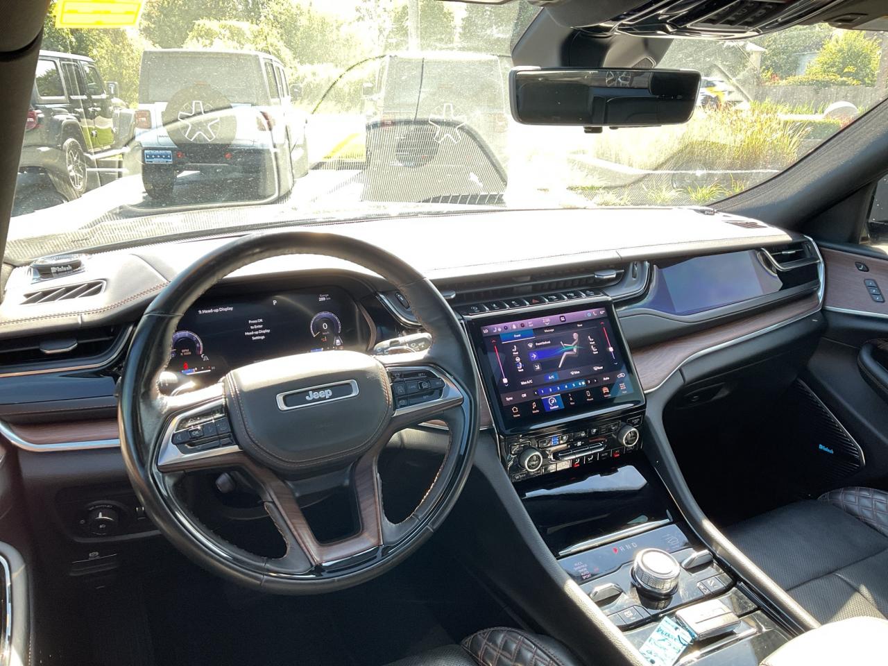 2023 Jeep Grand Cherokee HTD COOLED SEATS / NAV / SUNROOF / LEATHER Photo